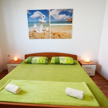 Apartments Barbati Kustići エクステリア 写真