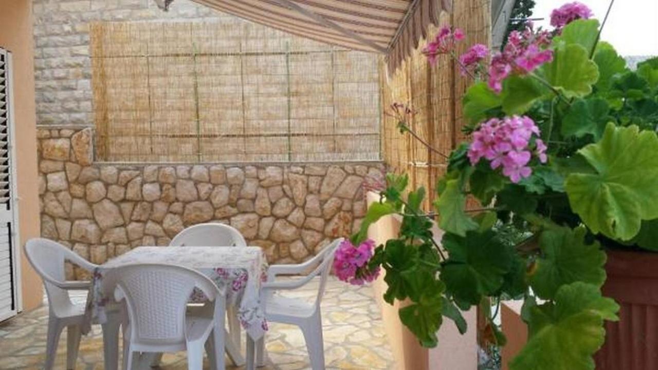 Apartments Barbati Kustići エクステリア 写真