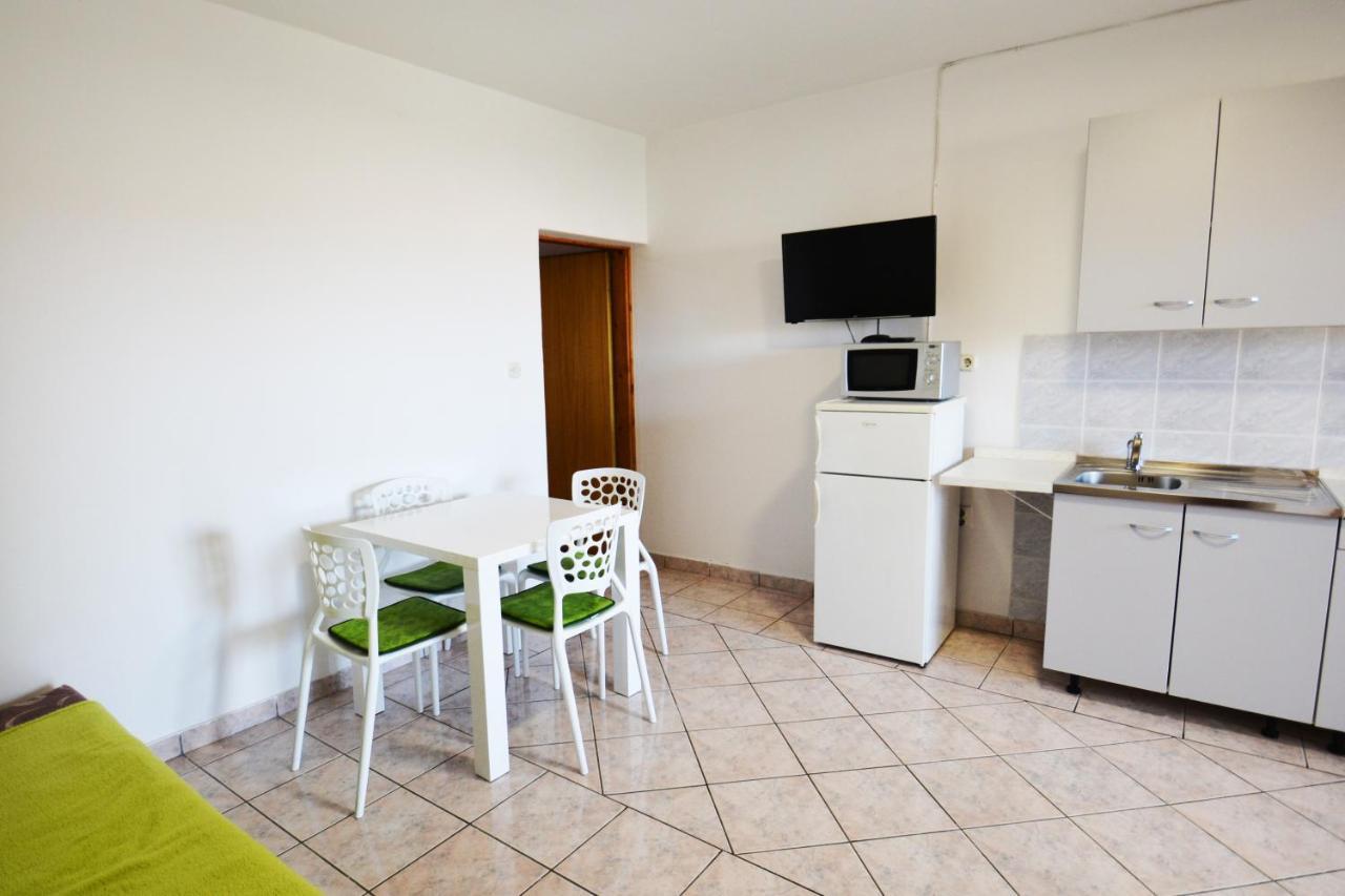 Apartments Barbati Kustići エクステリア 写真