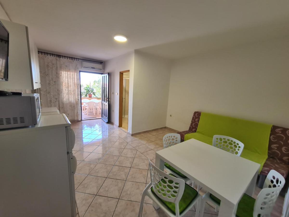 Apartments Barbati Kustići エクステリア 写真