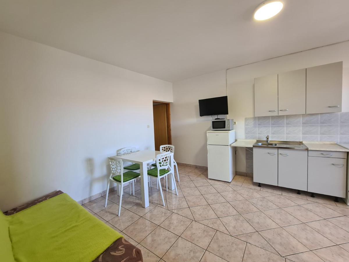 Apartments Barbati Kustići エクステリア 写真