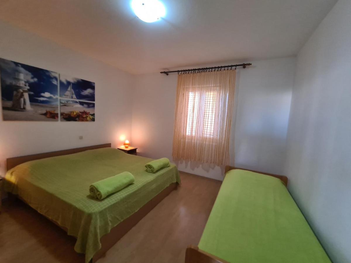 Apartments Barbati Kustići エクステリア 写真
