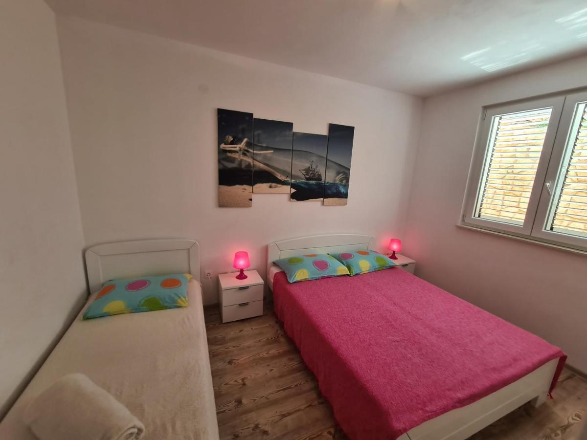 Apartments Barbati Kustići エクステリア 写真