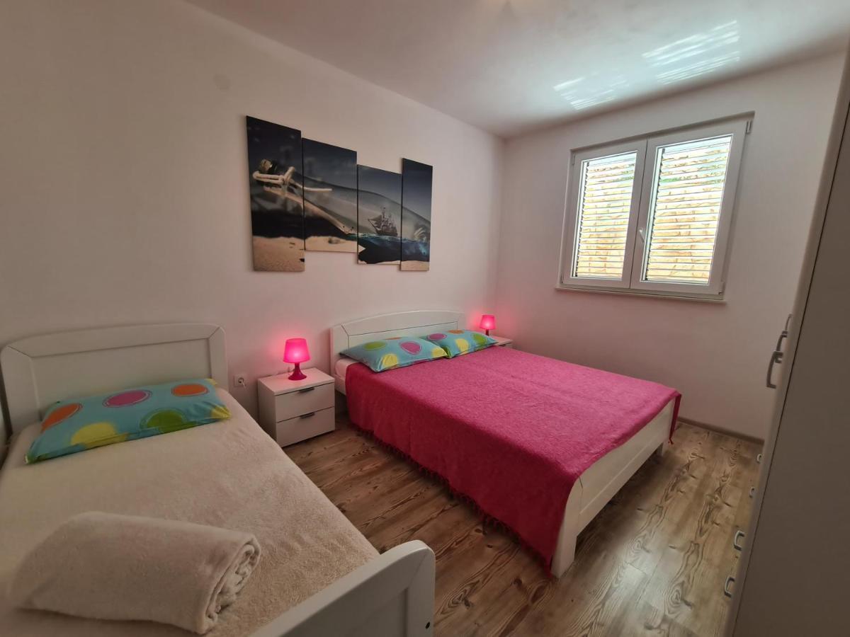 Apartments Barbati Kustići エクステリア 写真