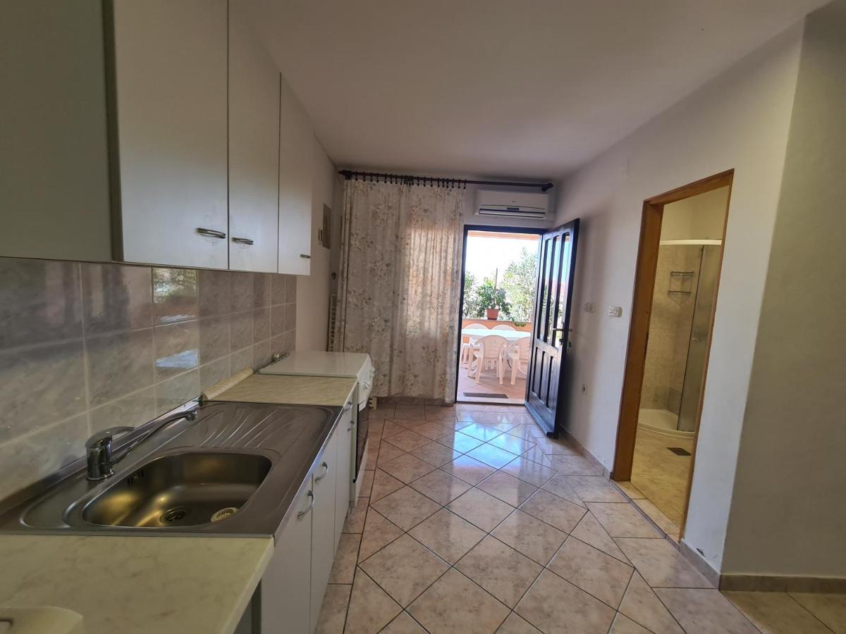 Apartments Barbati Kustići エクステリア 写真