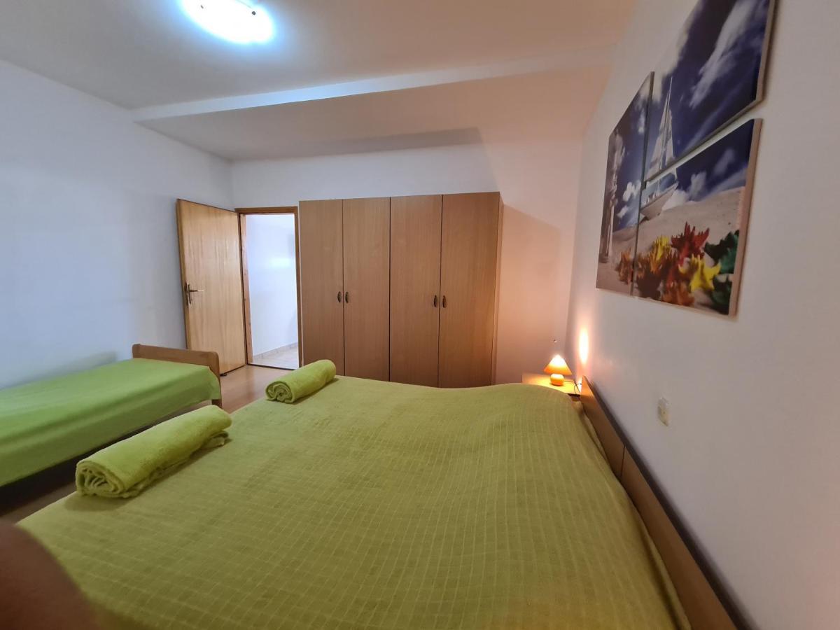 Apartments Barbati Kustići エクステリア 写真