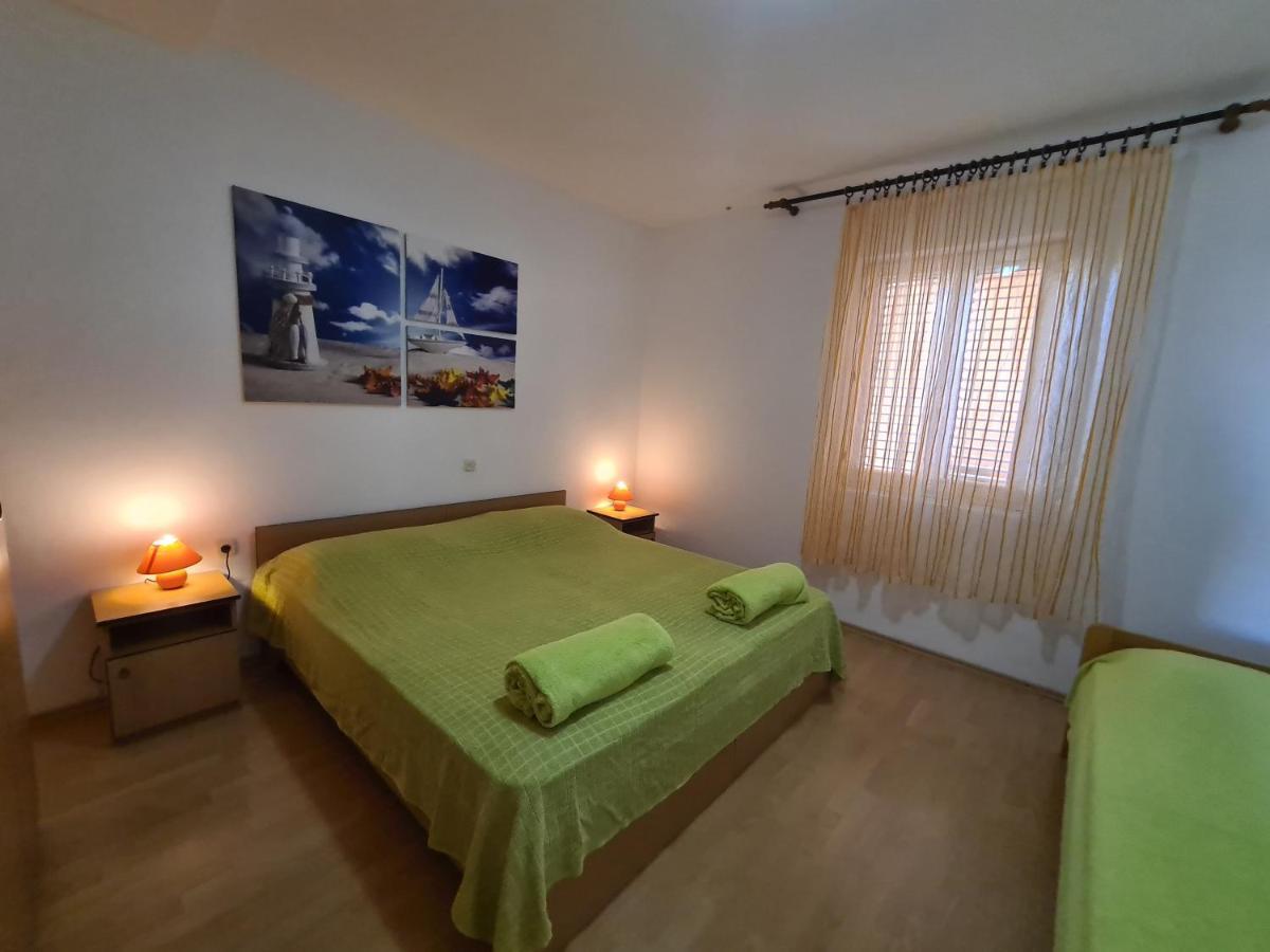 Apartments Barbati Kustići エクステリア 写真