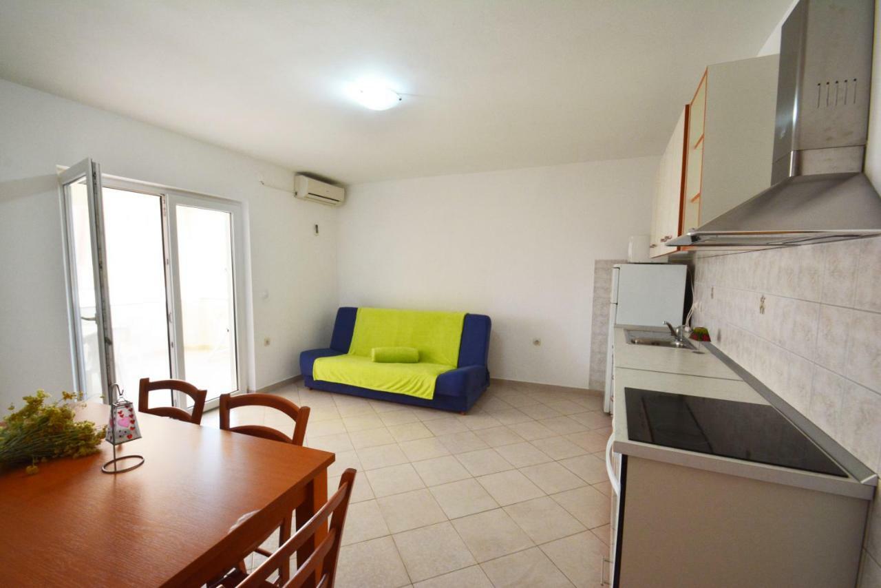Apartments Barbati Kustići エクステリア 写真