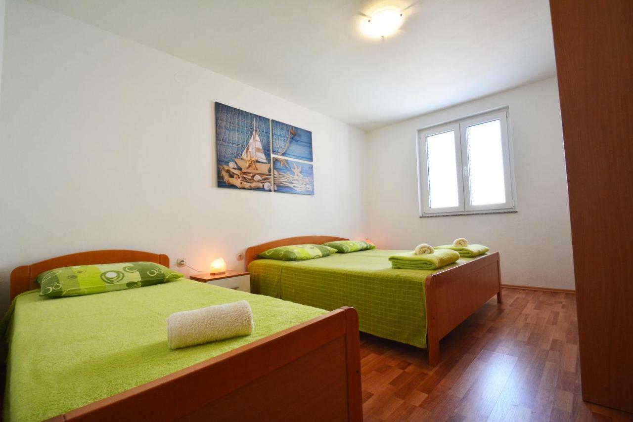 Apartments Barbati Kustići エクステリア 写真