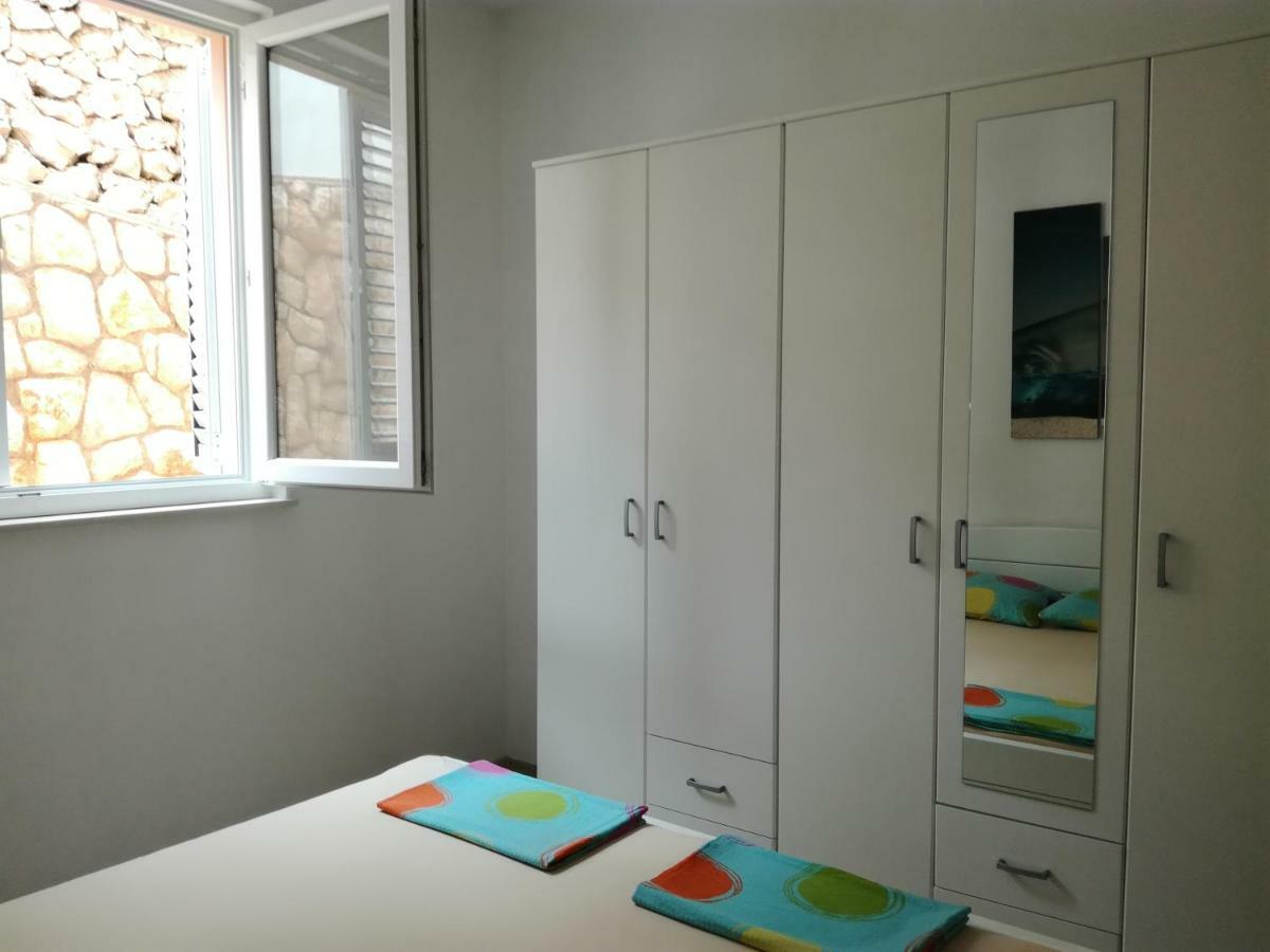 Apartments Barbati Kustići エクステリア 写真