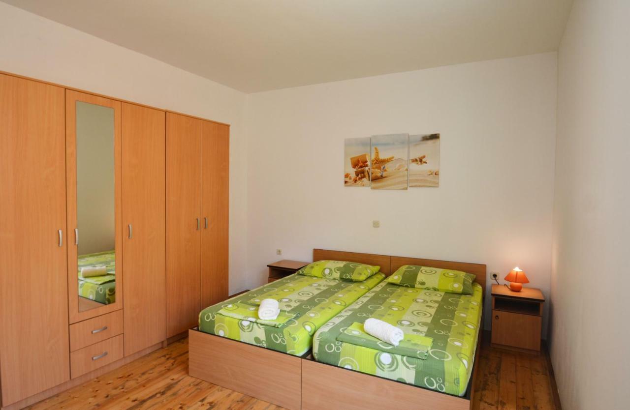 Apartments Barbati Kustići エクステリア 写真