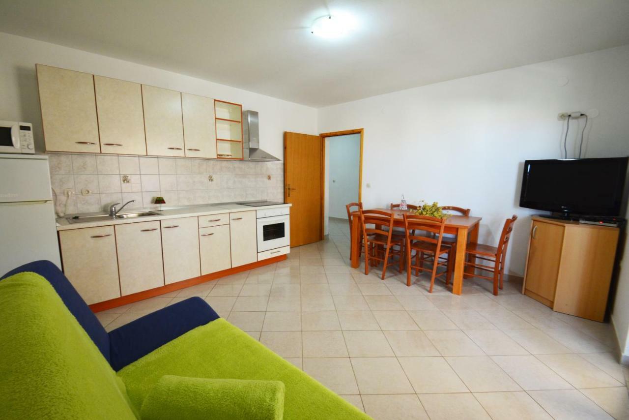 Apartments Barbati Kustići エクステリア 写真